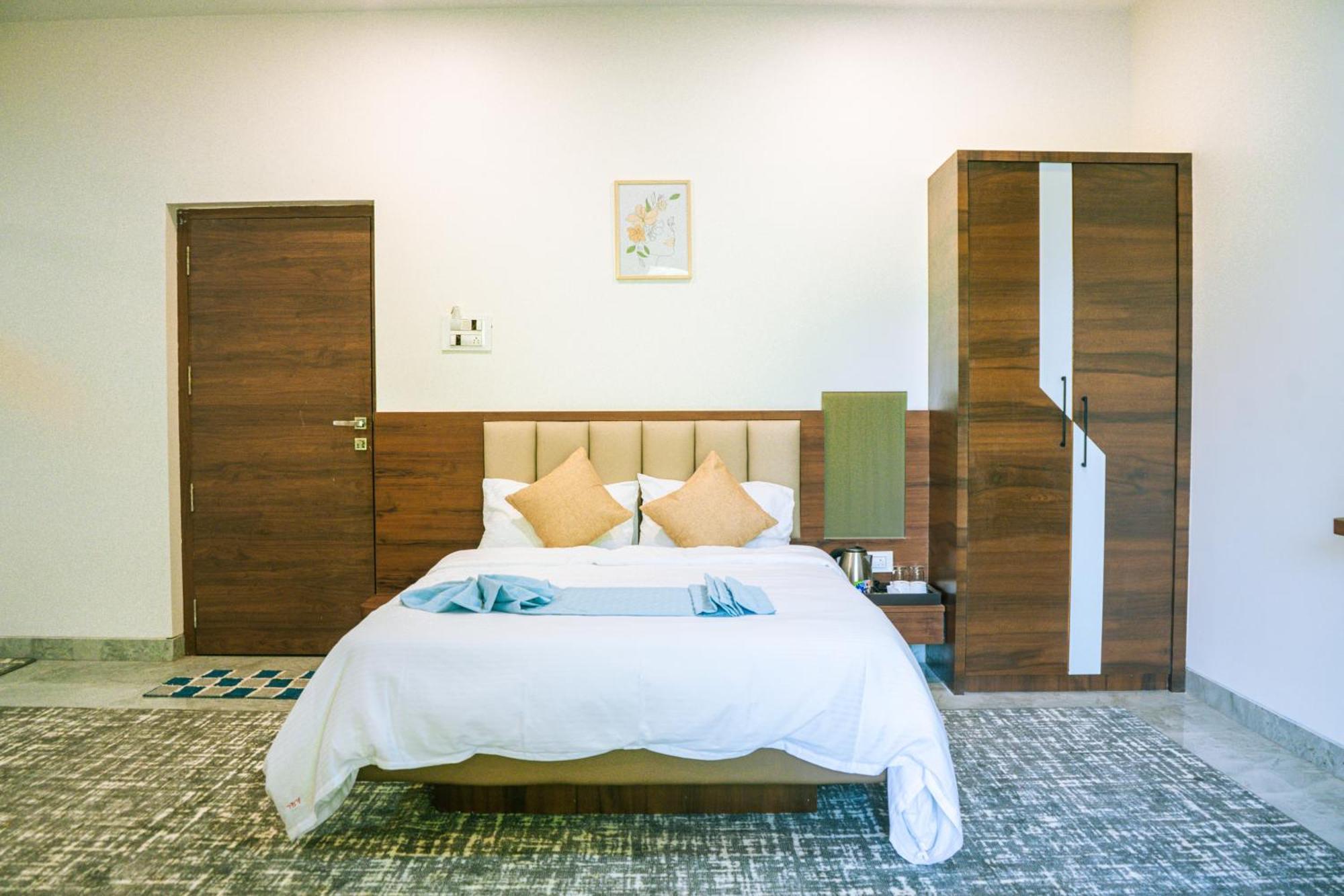 Aqualina Otel Bhogwe Dış mekan fotoğraf