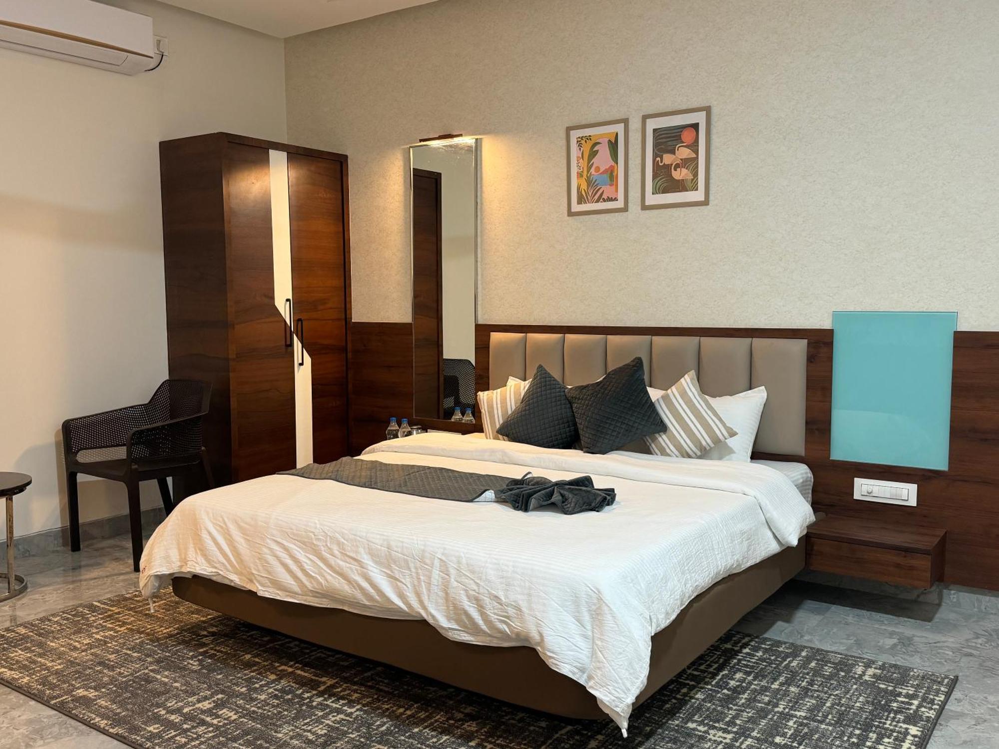 Aqualina Otel Bhogwe Dış mekan fotoğraf