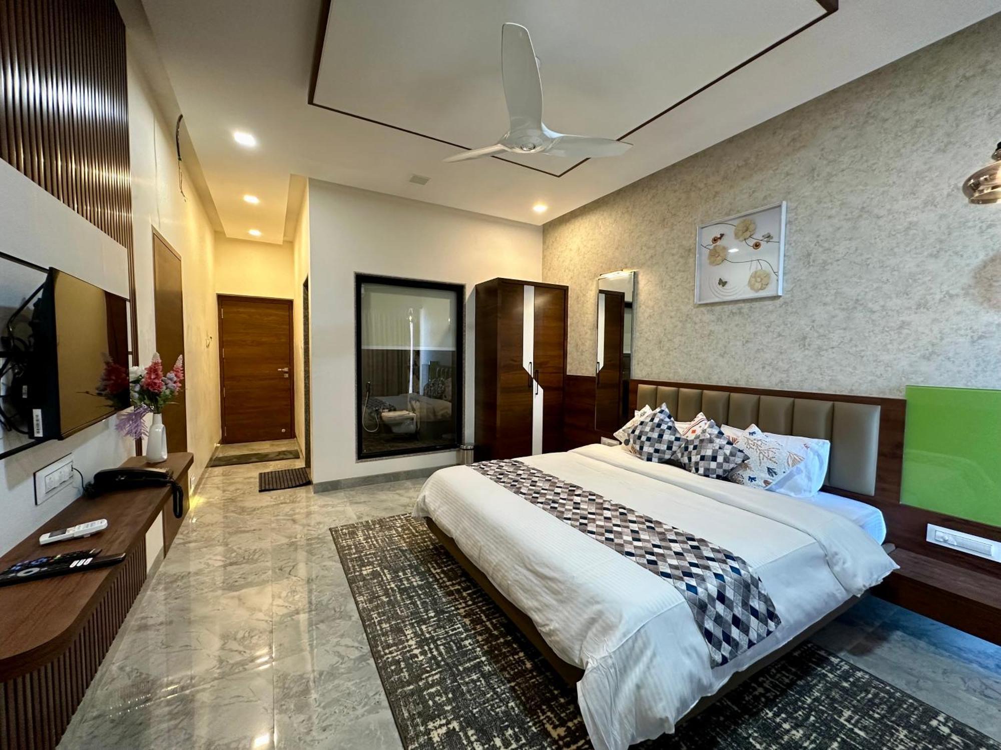Aqualina Otel Bhogwe Dış mekan fotoğraf