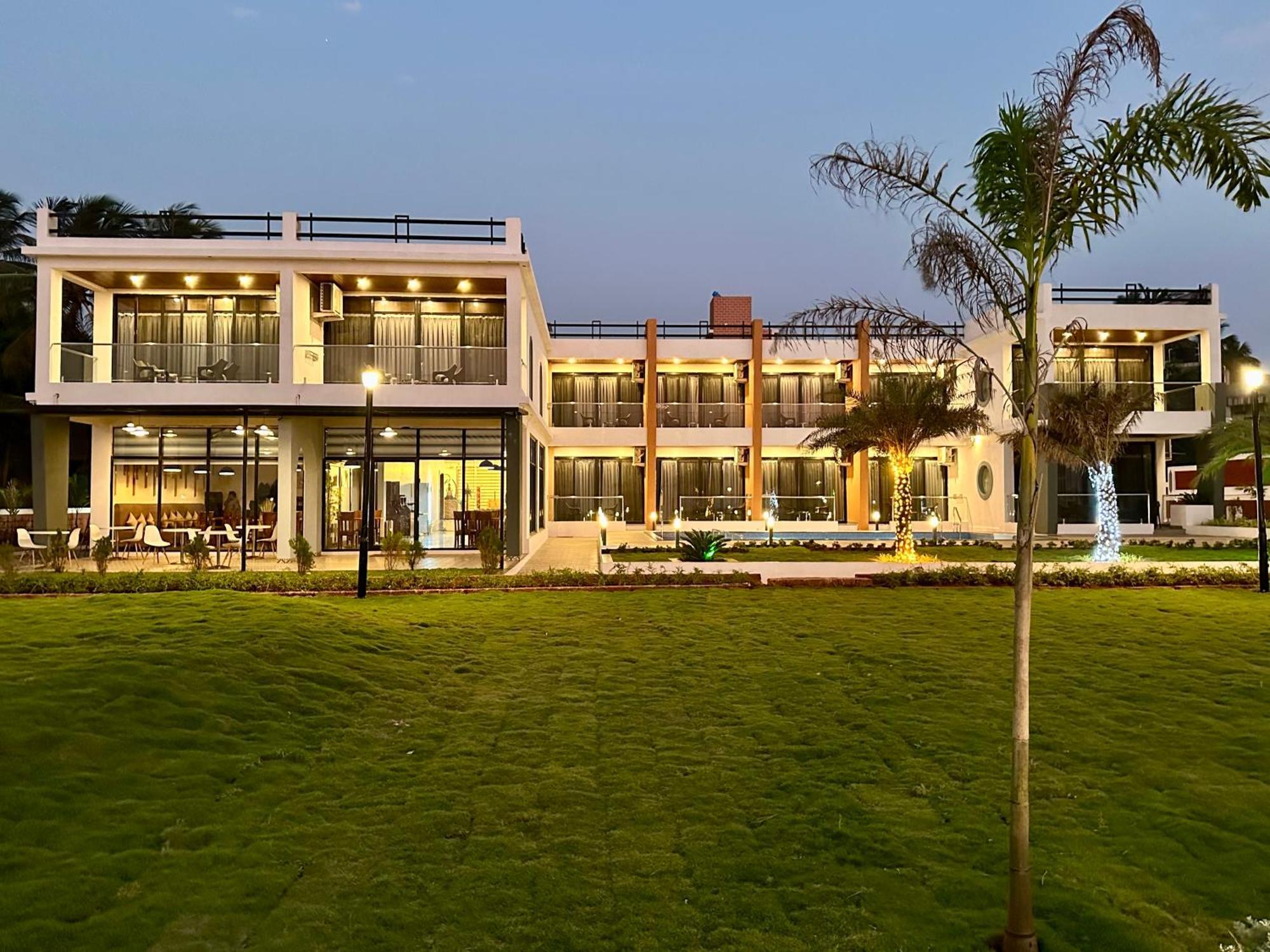 Aqualina Otel Bhogwe Dış mekan fotoğraf