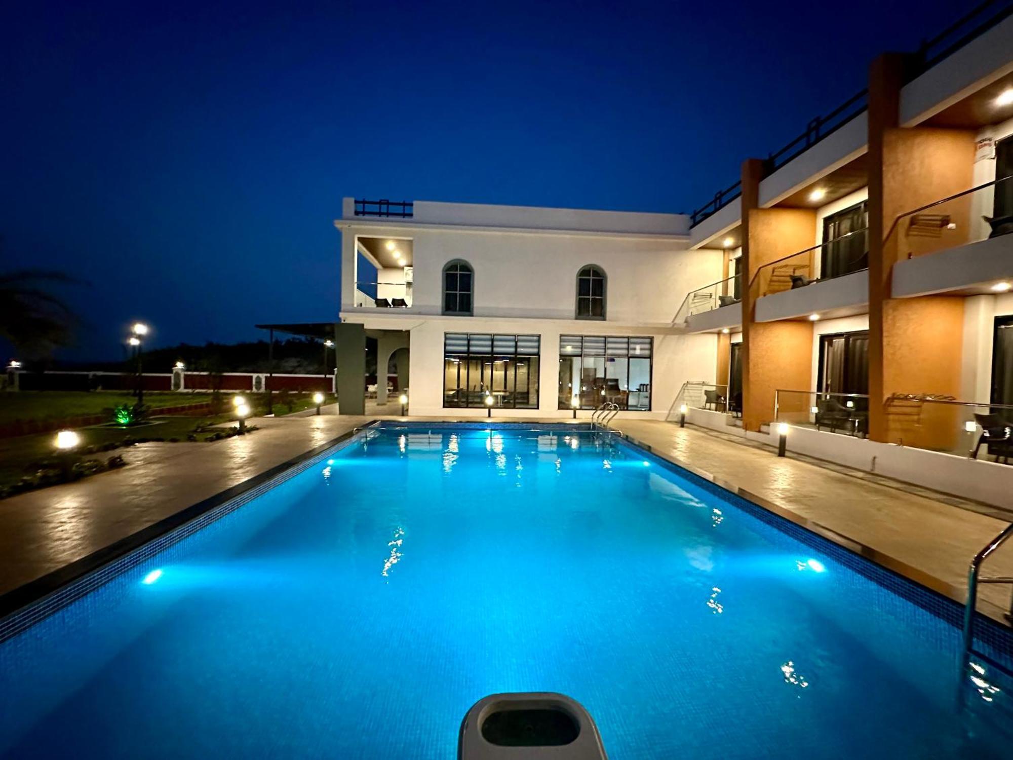 Aqualina Otel Bhogwe Dış mekan fotoğraf